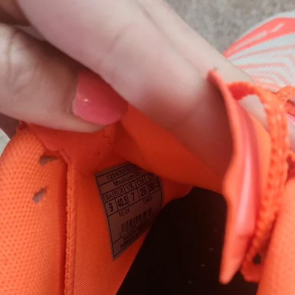 Brooks Women's Catamount 4 Running Shoes - Coral and White - Picture 4 of 7